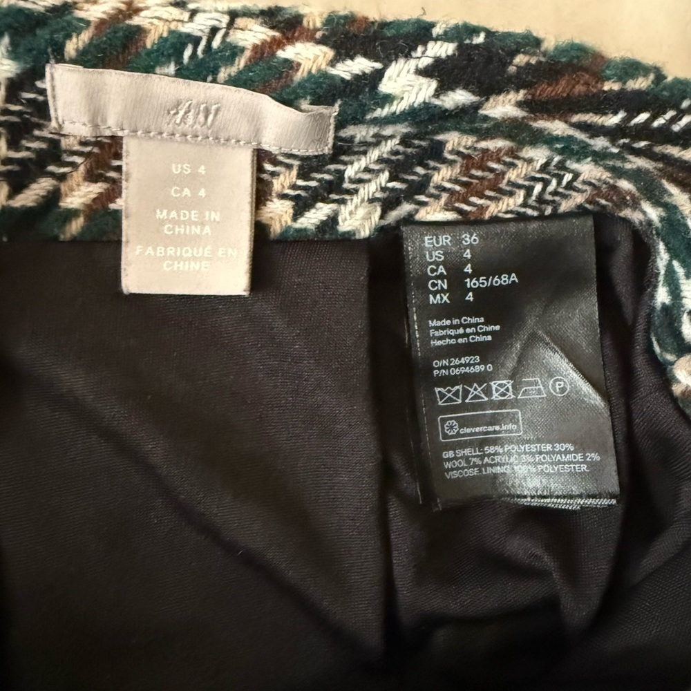 H&M Plaid Wool Lined Mini Skirt | Size 4 - Picture 3 of 4